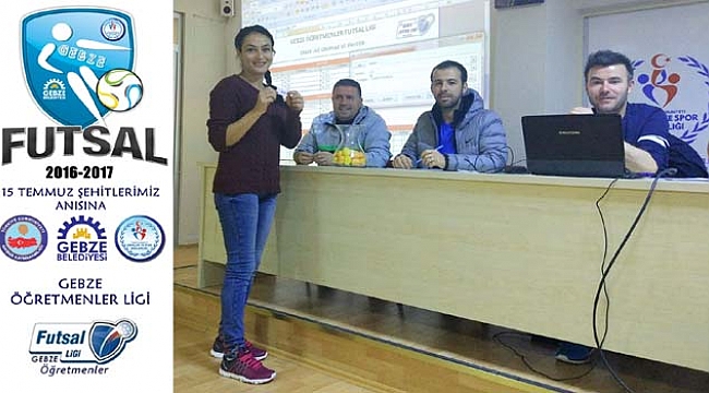 ÖĞRETMENLER SAHAYA İNİYOR