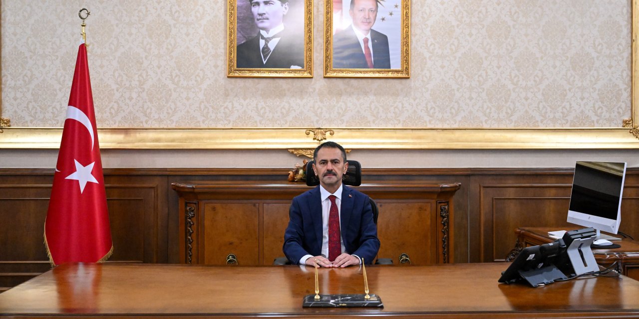 VALİ AKTAŞ’TAN 10 OCAK İDARECİLER GÜNÜ MESAJI:    "Milletimizin Huzuru İçin Mesai  Mefhumu Gözetmiyoruz"