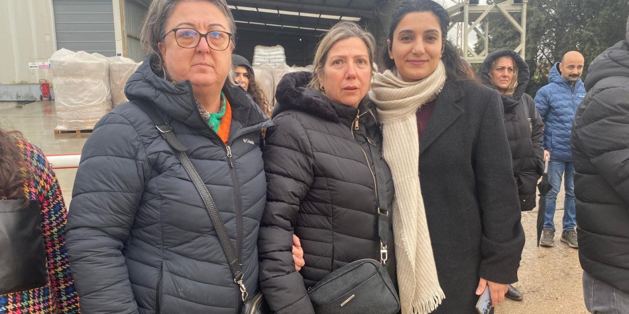 İşten Çıkarılan Hasret  Kanat’a CHP’den Destek"