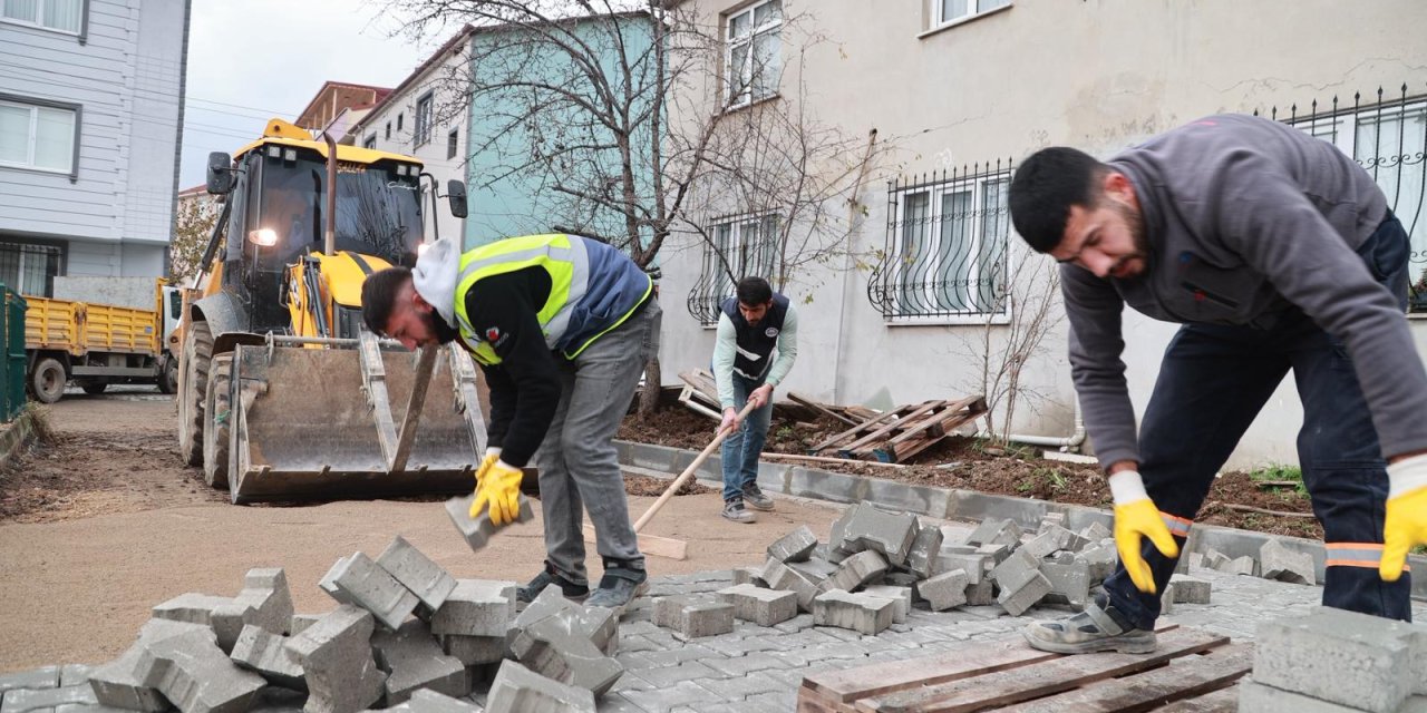 İSTASYON MAHALLESİ    1405/2 Sokak’ta Parke Serimi Çalışması