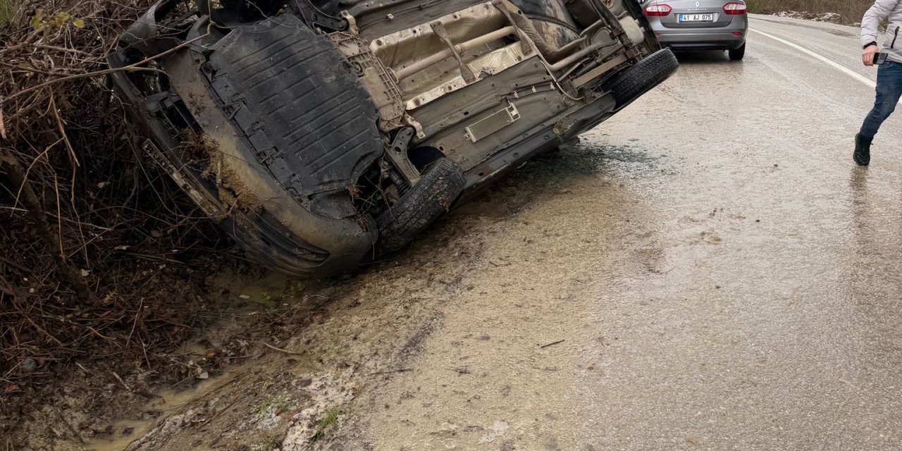 Takla atan araçta 2 çocuk yaralandı