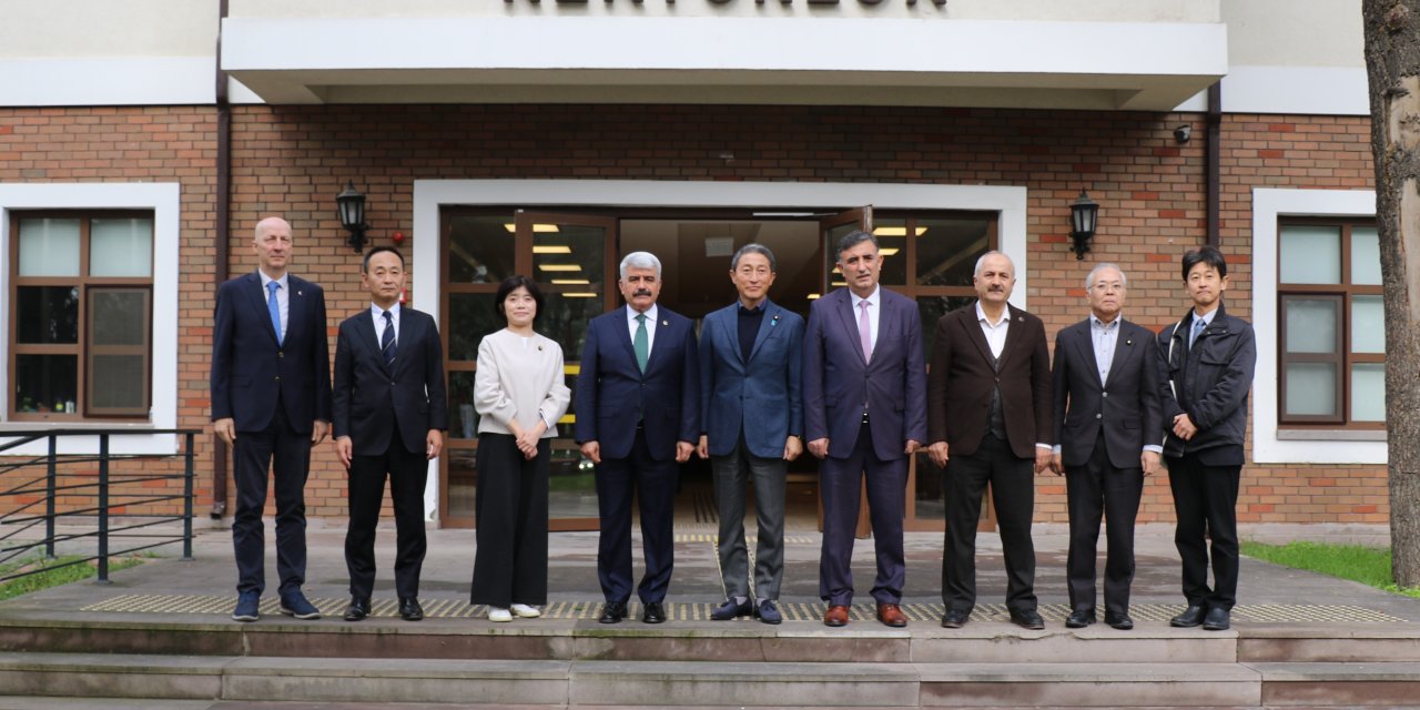 JAPON PARLAMENTER HEYETİ    GTÜ Martest Merkezi’ni İncelediler