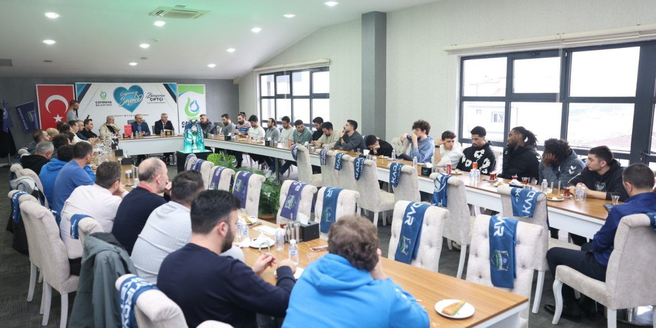 Başkan Çiftçi, şampiyon kadroyla bir araya geldi