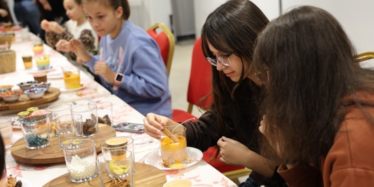 Çocuklar mum yapım atölyesine katıldı