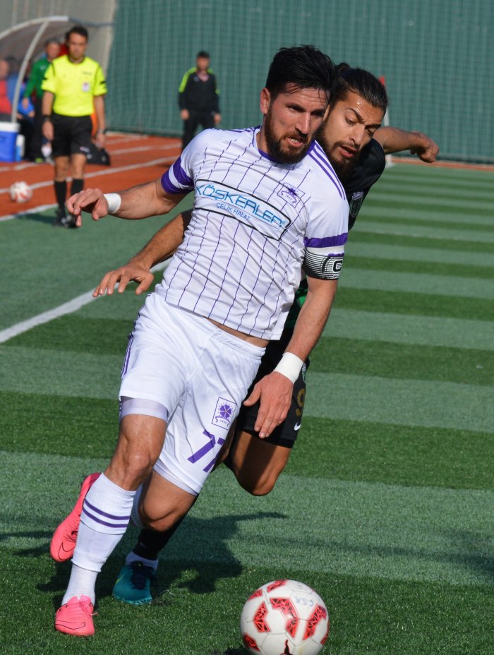 Yüreğini ortaya koyuyor!