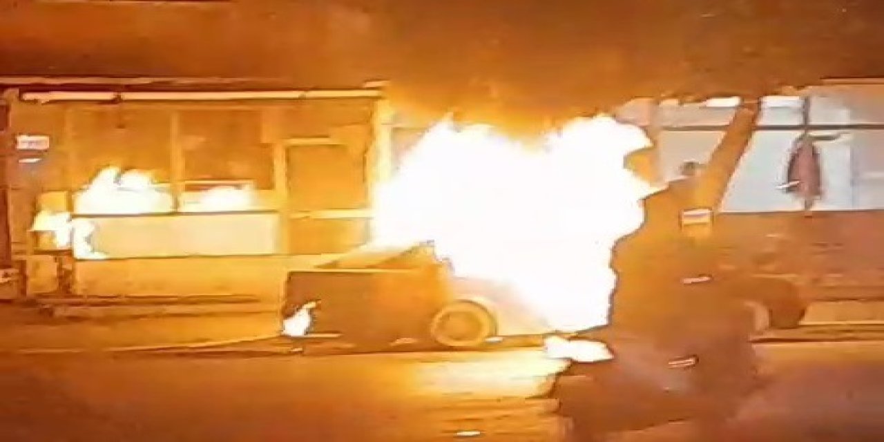 Park halindeki otomobil yandı, sahibi tarafından yakıldığı öne sürüldü