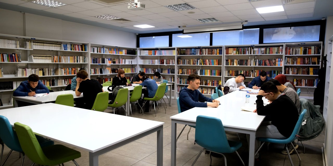 Akademi Liseler geleceği şekillendiriyor