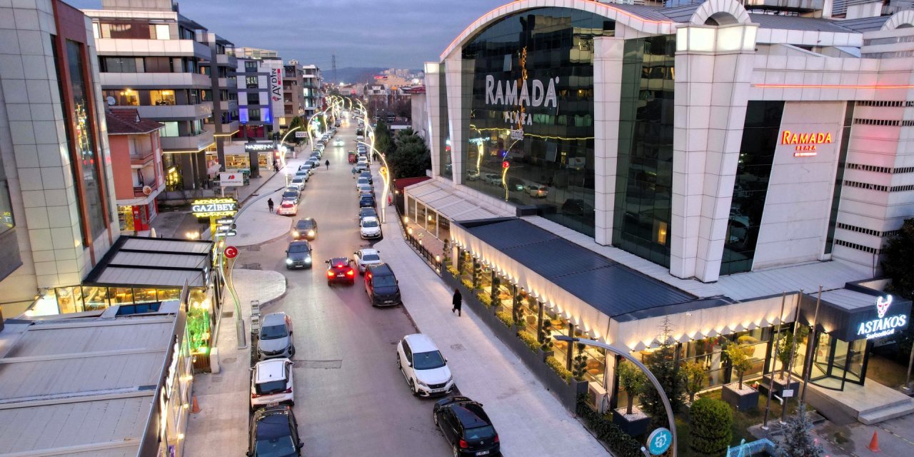 Şehit Ergün Köncü Caddesi ışıl ışıl