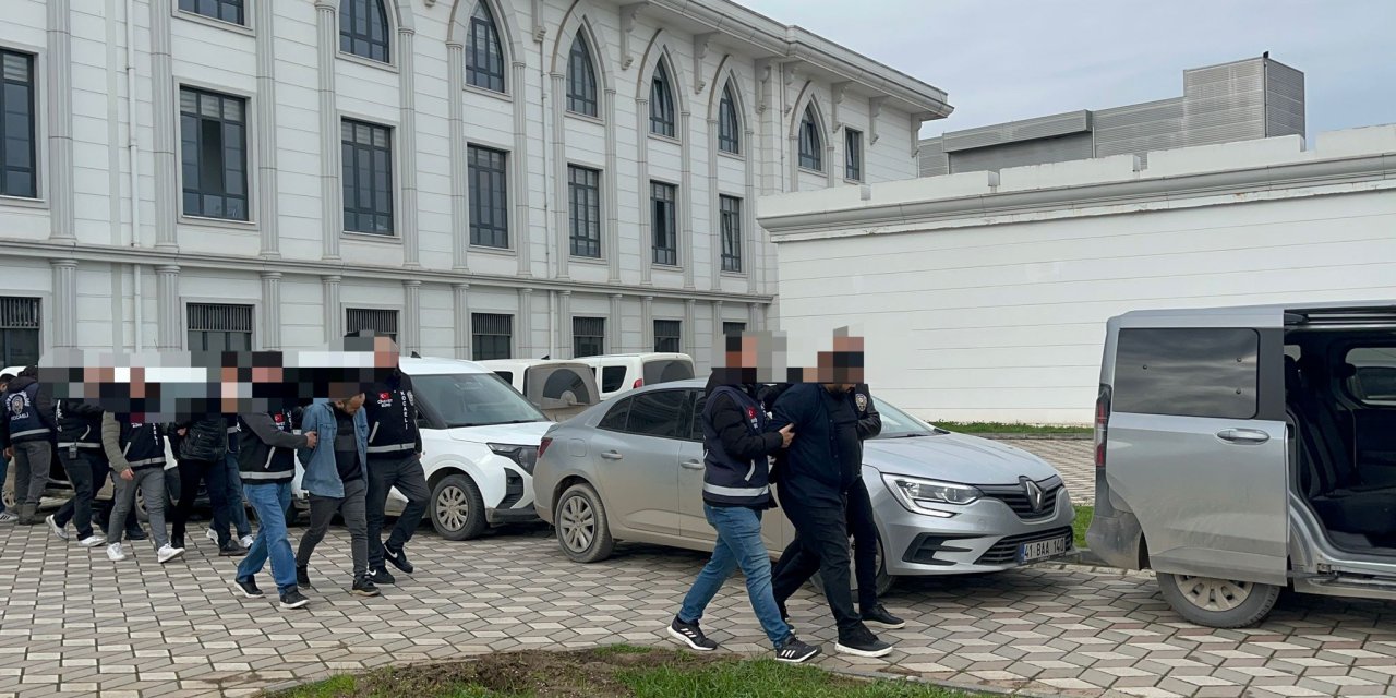 Doktor ve İş İnsanını Öldüreceklerdi! İhbar Üzerine Yakalandılar