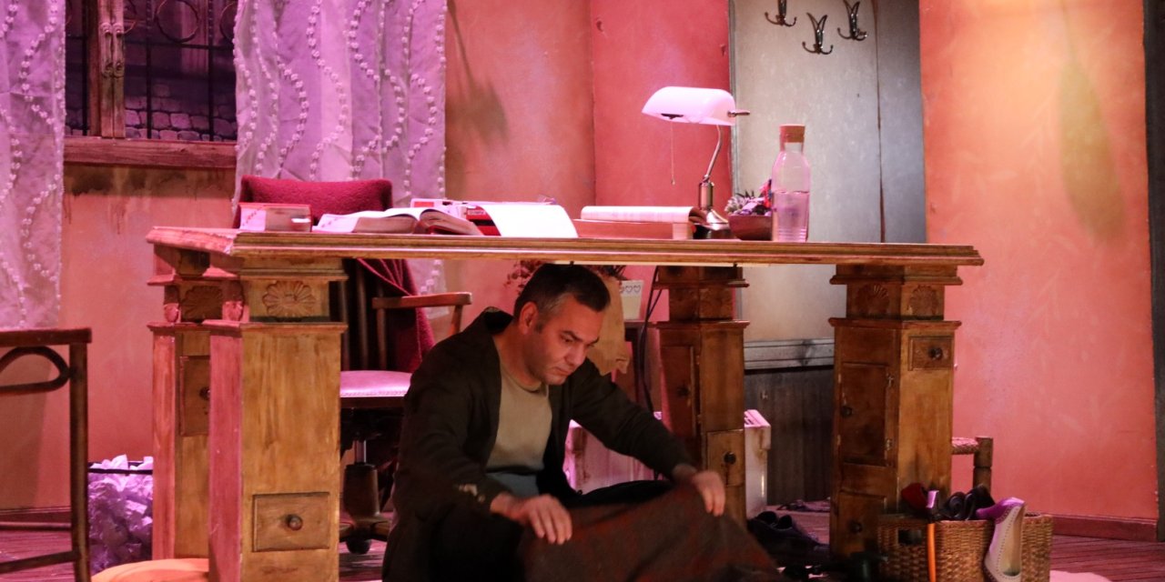 Tiyatro coşkusu Kocaeli’nin dört bir yanını sardı