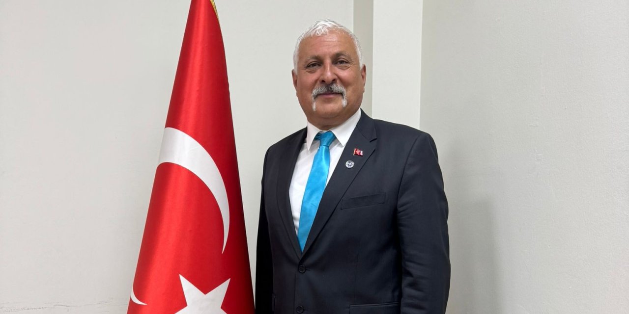 "Bayrak Sevgisi Bir Dayatma  Değil, Bir Şuur Meselesidir"