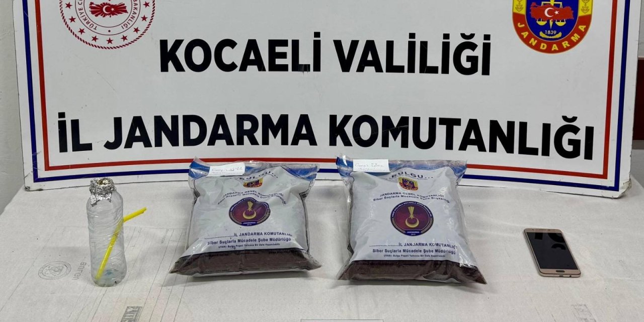 İzmit’te Zehir Tacirlerine Darbe: 3 Kilo Bonzai Ele Geçirildi