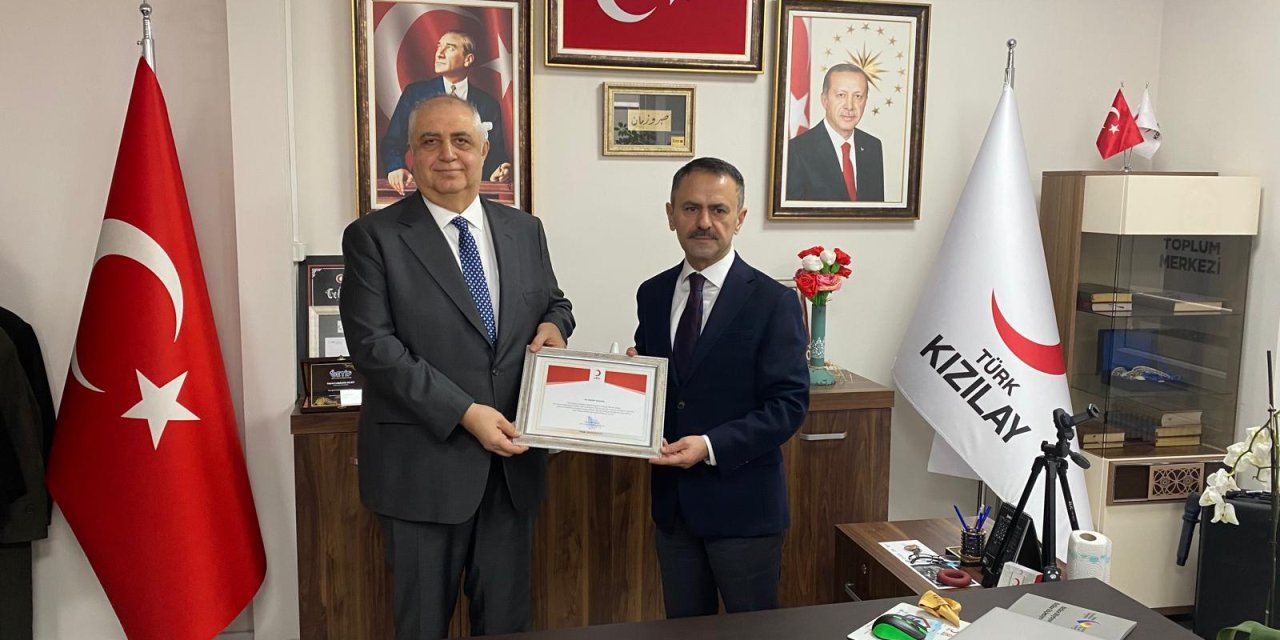 Vali Aktaş'tan Mehmet  Başaran'a teşekkür belgesi