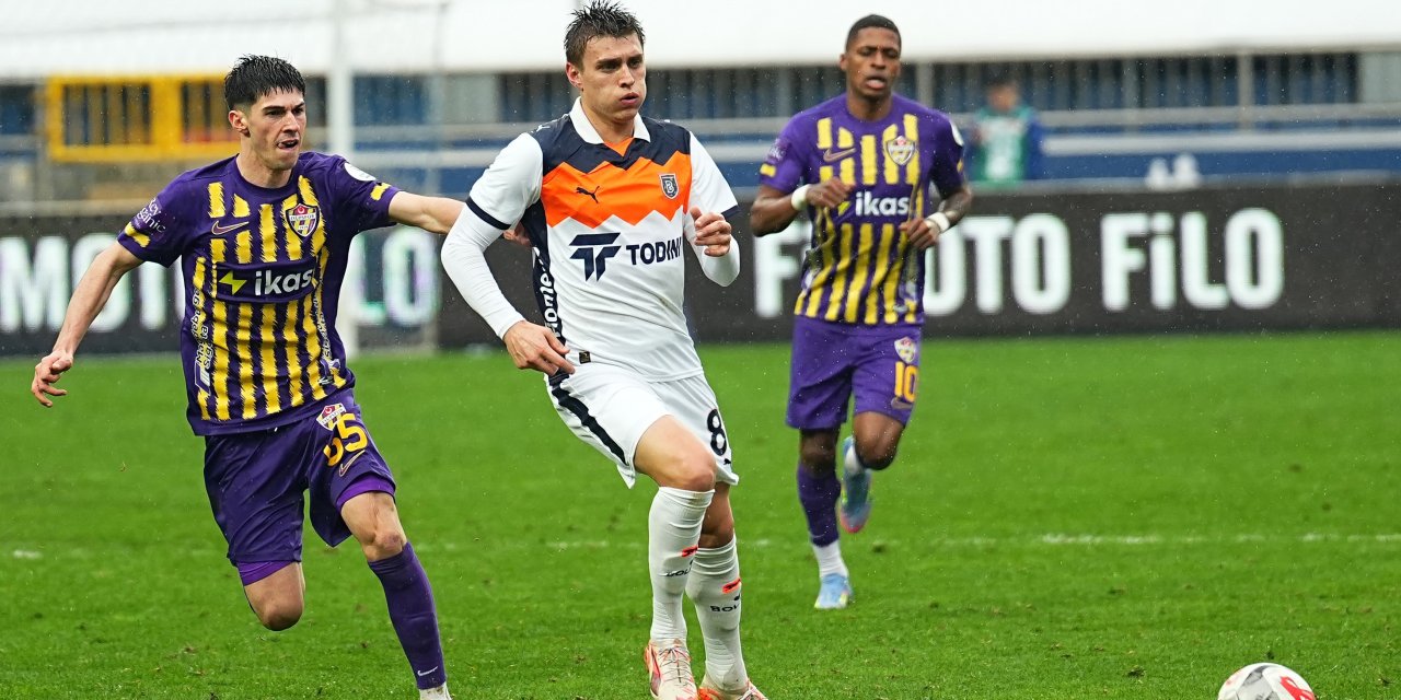 Kazımcan Karataş, Başakşehir formasıyla ilk maçına çıktı