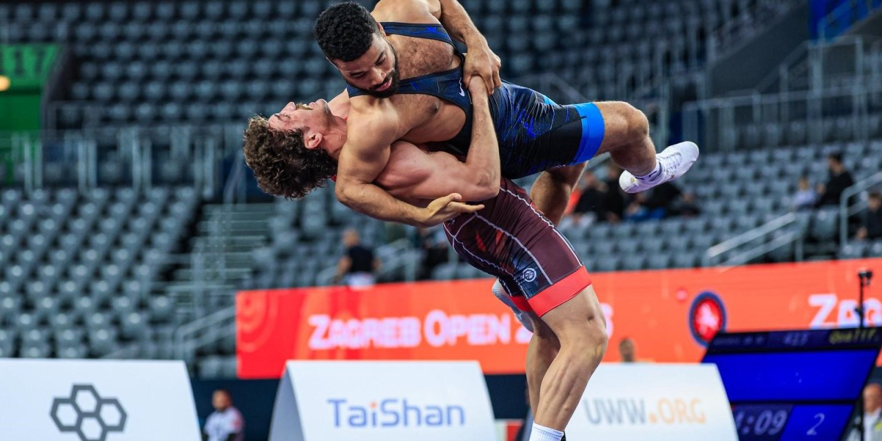 Milli güreşçi Yüksel Sarıçiçek Zagreb'te şampiyon oldu