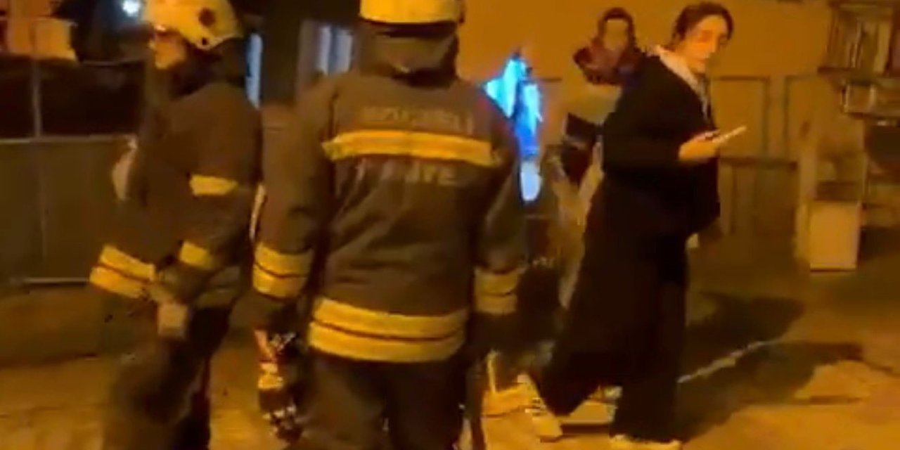 Evinde otururken yaralandı