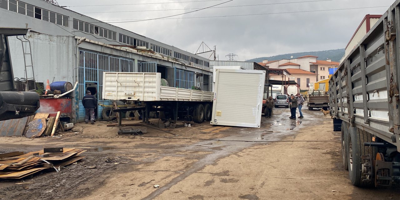 Yabancı uyruklu işçi yaralandı