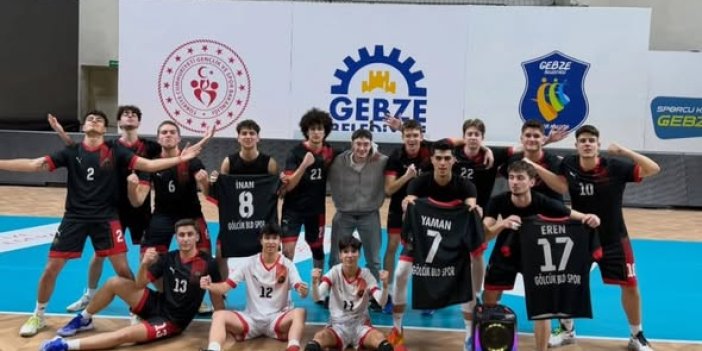 Gölcük Belediyesi'nden üst üste 3. şampiyonluk