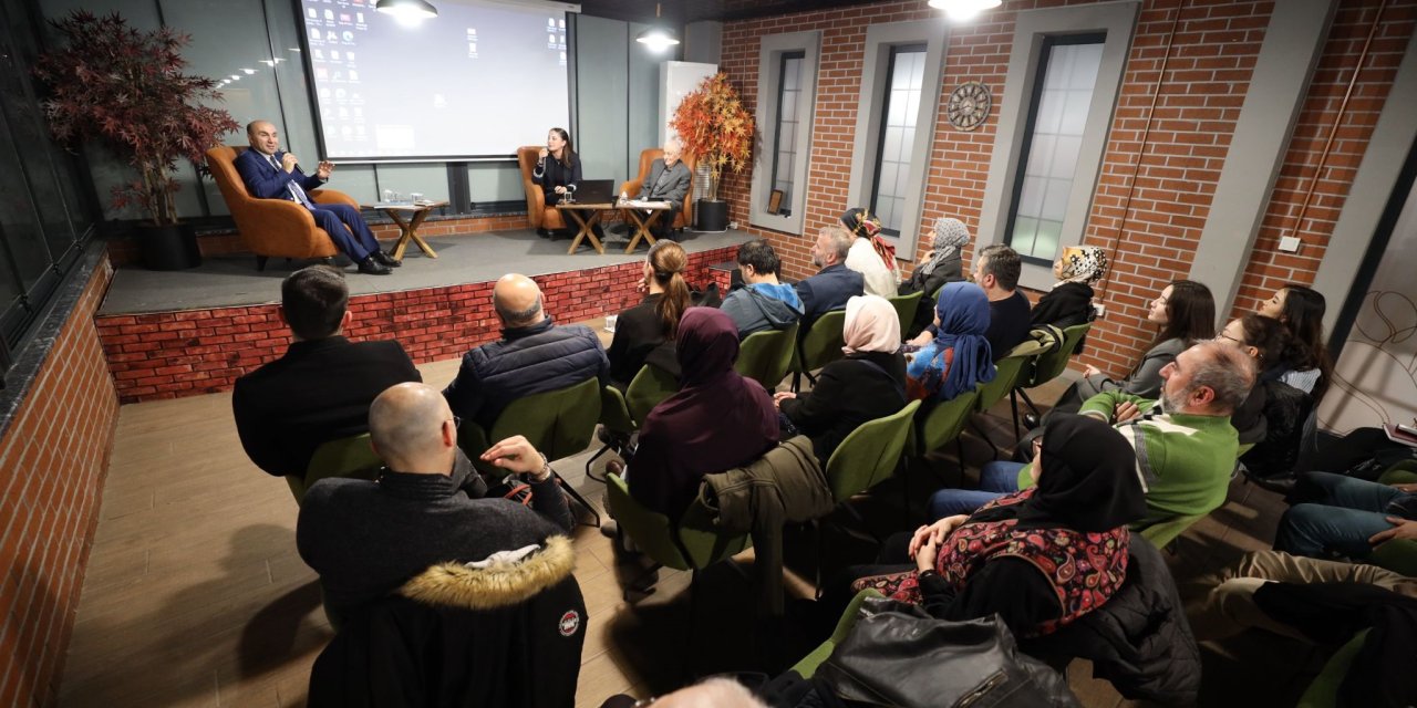 "Osmanlı'da Mezar Taşları  ve Edebiyatı" konuşuldu