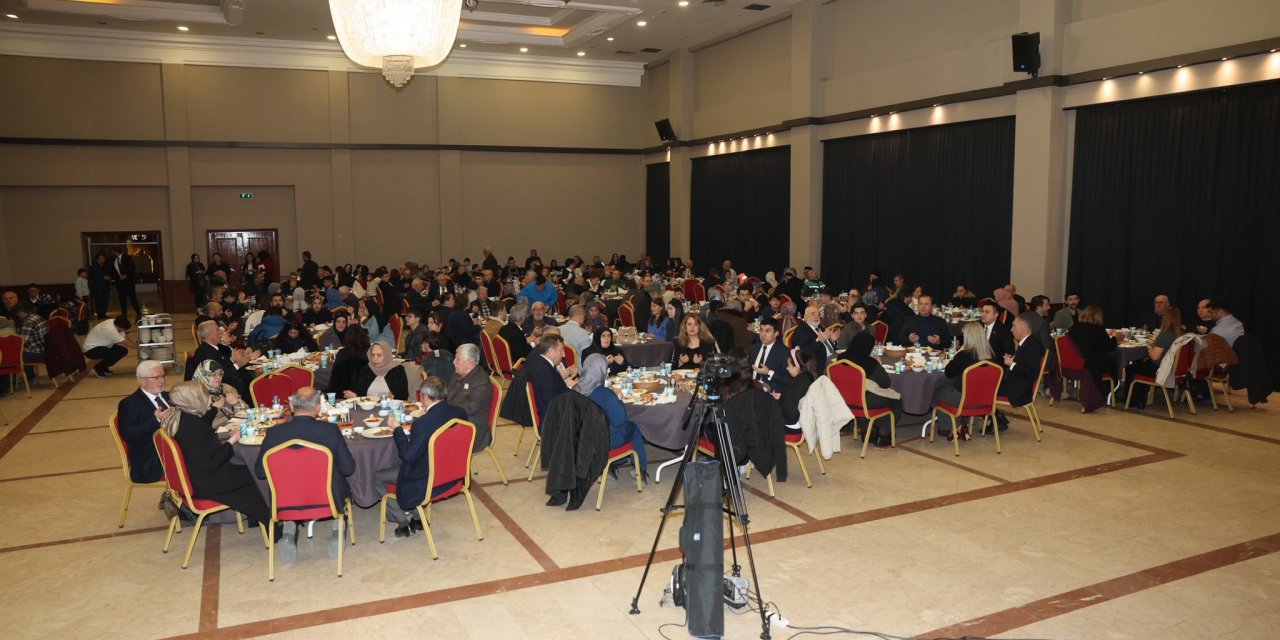 "Biz vatanı kutsal, vatan  sevgisini imandan biliriz"