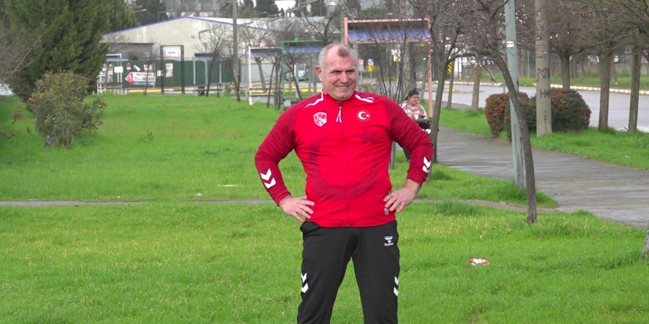 51 yaşındaki dünya şampiyonu,  güreşçi koçla antrenman yaptı!