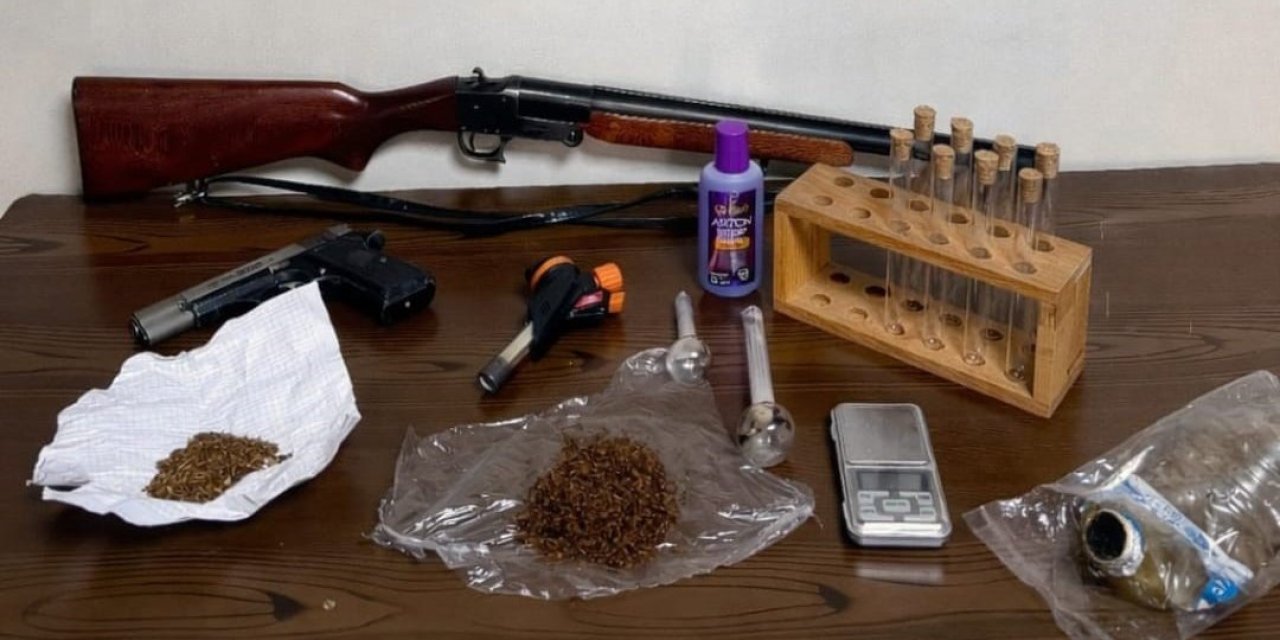 Evinden silah ve uyuşturucu çıktı