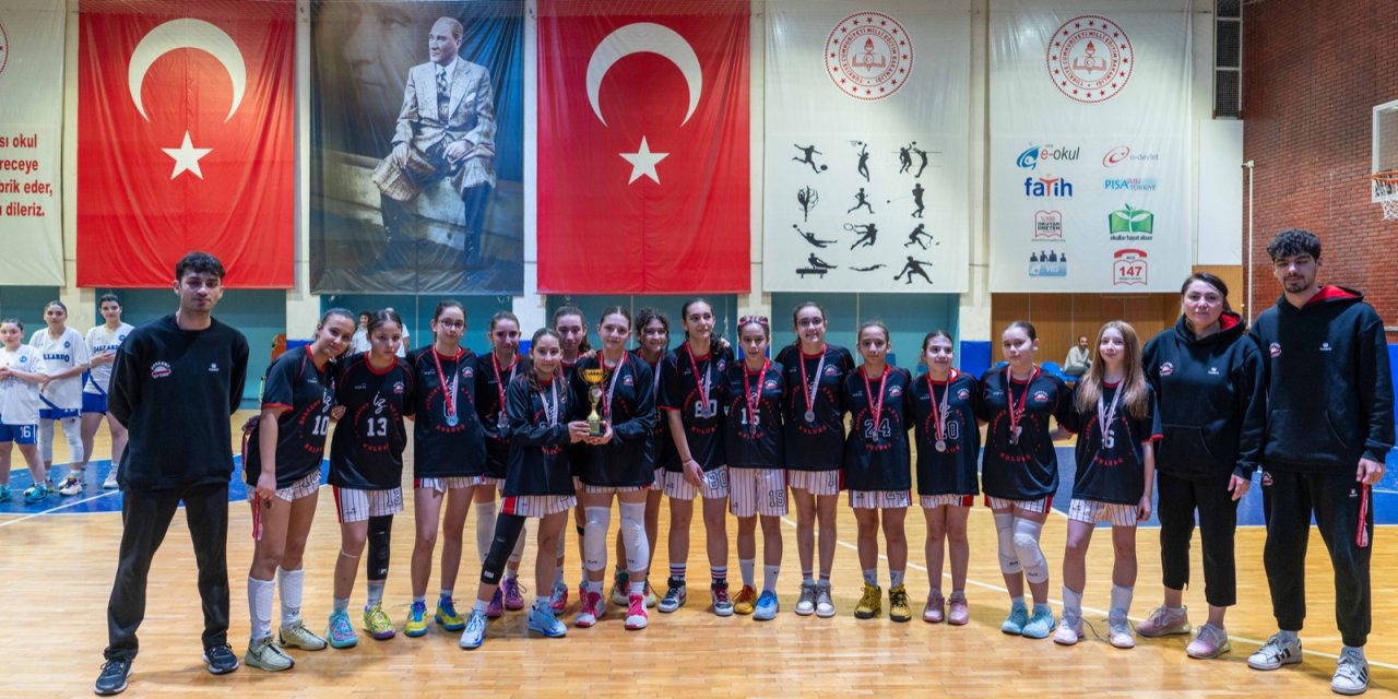 Genç Basketbolculardan Başkent İz’e İkincilik Gururu