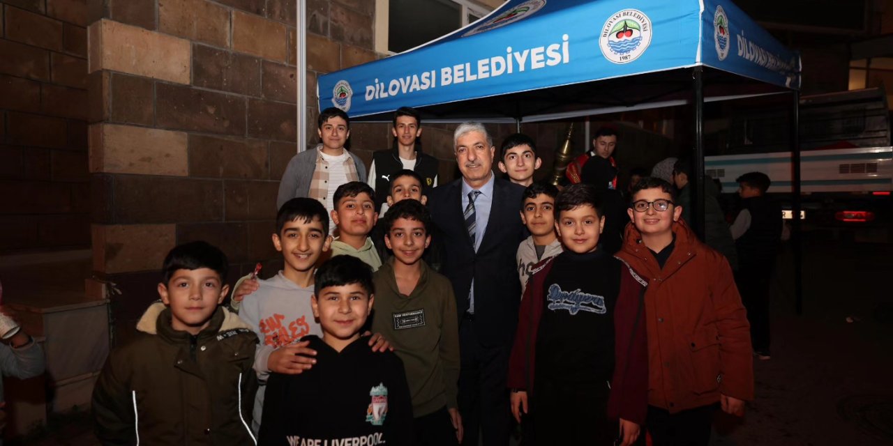 Dilovası’nda Ramazan Camilerde Yaşanıyor