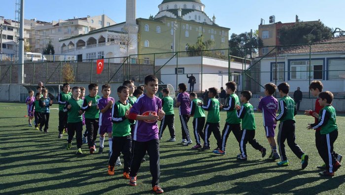 Bizi de görün artık