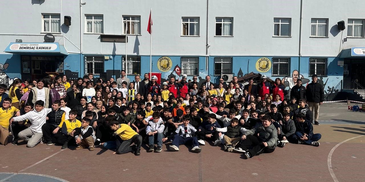 ÇAK-TİM ekiplerinden okullarda kurtarma tatbikatı