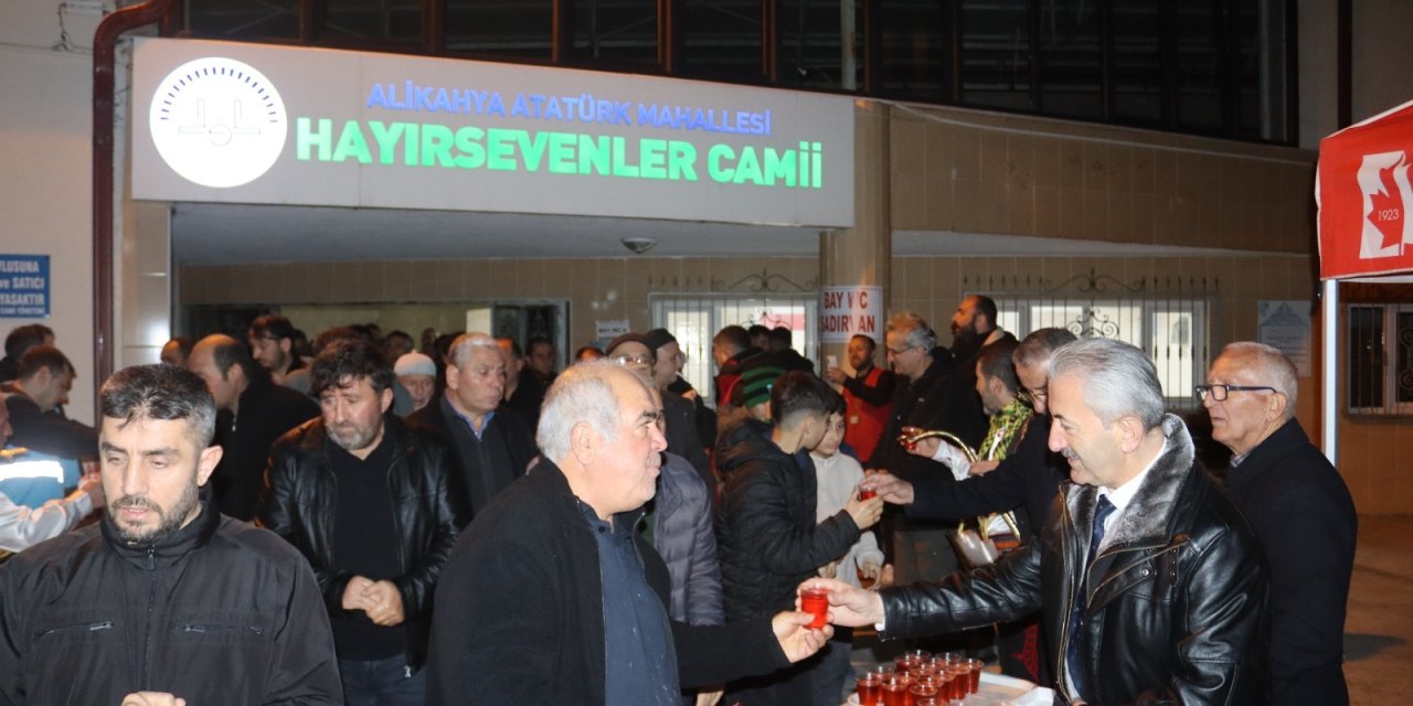 İzmit Belediyesinden teravih ikramı