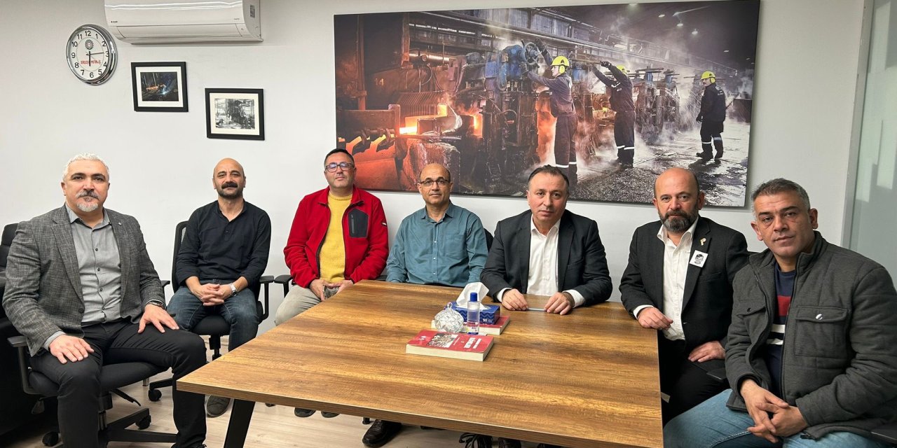 GEBZE SENDİKALAR BİRLİĞİ:    "İran Halkı Yalnız Değildir!"