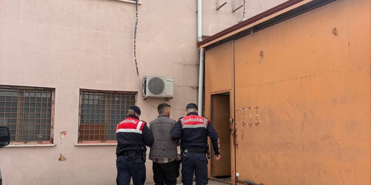 13 Yıl Hapisle Aranan Zehir Taciri Operasyonla Yakalandı