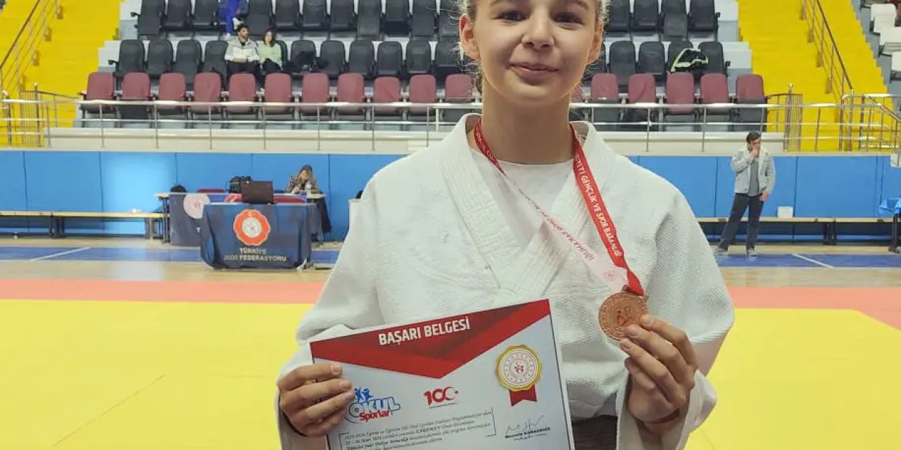 İzmitli Özge Çolak Judoda  Türkiye Üçüncüsü Oldu