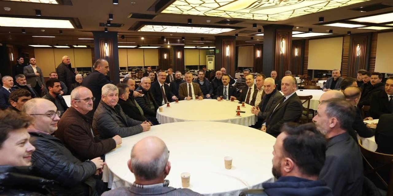 Ziraatçılar, Başkan Büyükakın’ı   çay içmeden bırakmadı