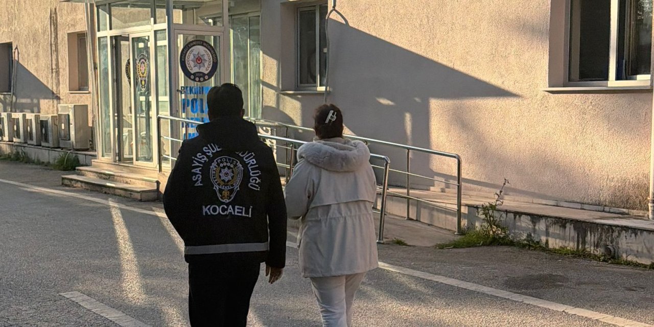 Dolandırıcılıktan aranıyordu! İzmit’te yakalandı