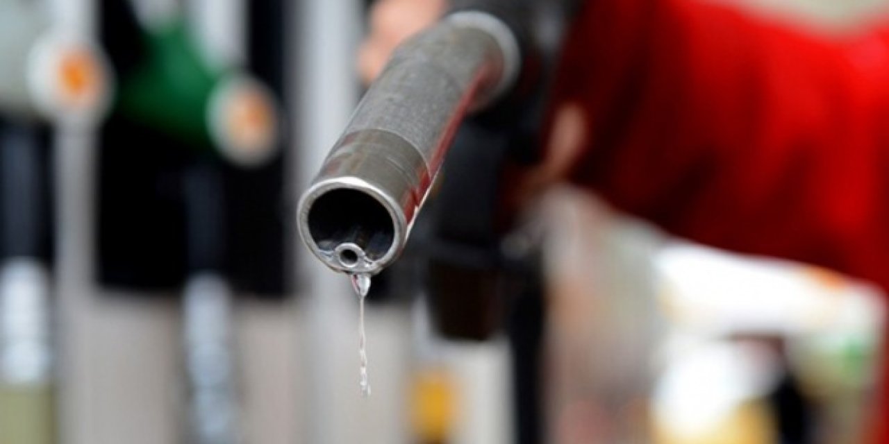 Büyük artış önlendi ama  yine de zam geldi: Akaryakıtta fiyatlar yükseldi