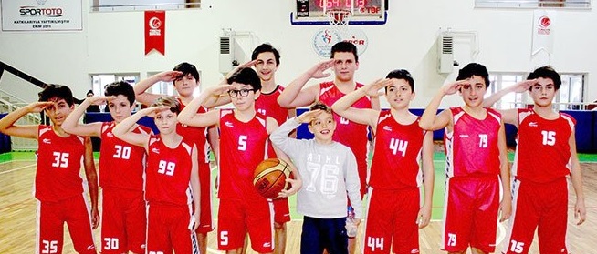 YILDIZLARDA HEYECAN SÜRÜYOR