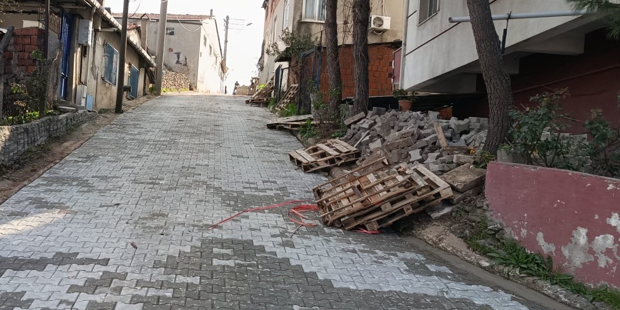 Parke ve bordür çalışmaları devam ediyor