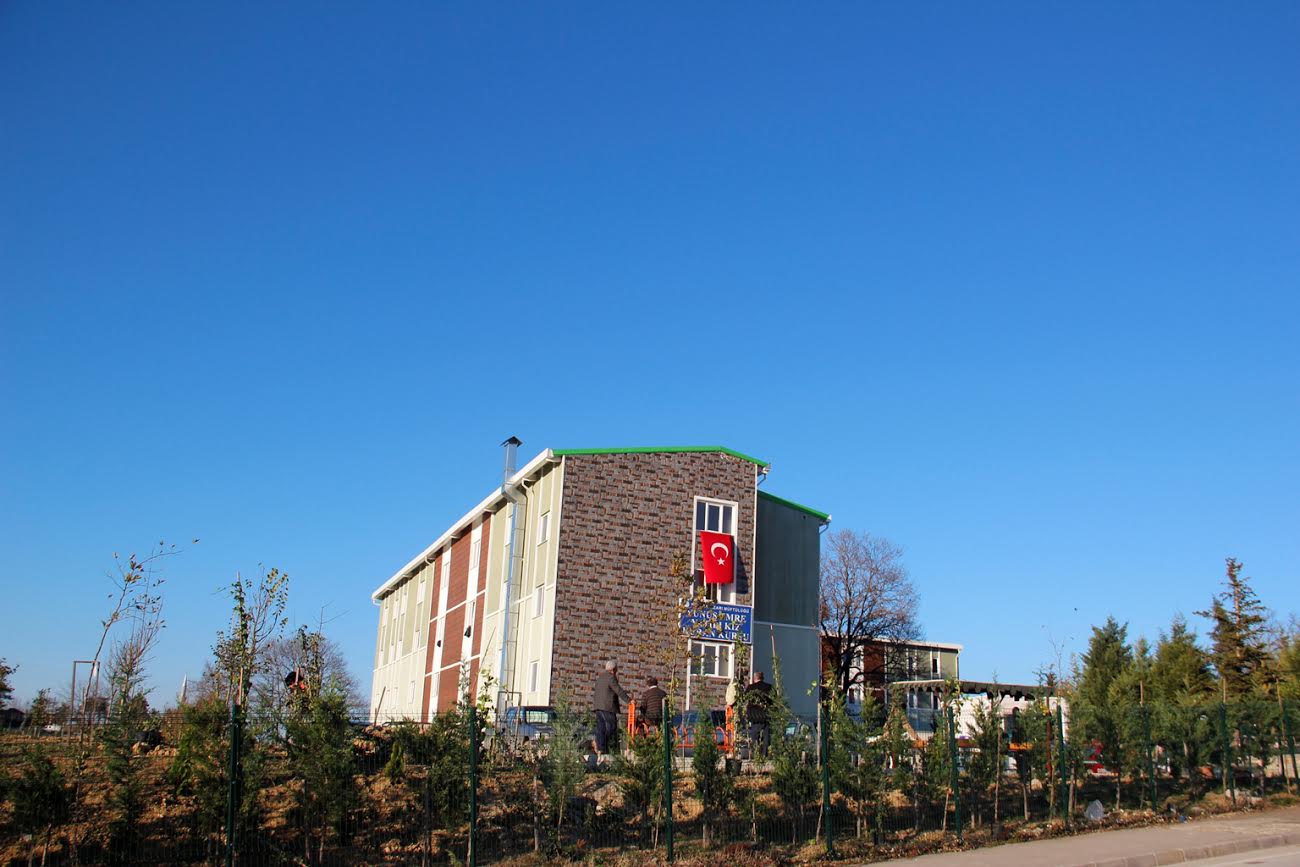 Okul çevreleri ağaçlandırılıyor