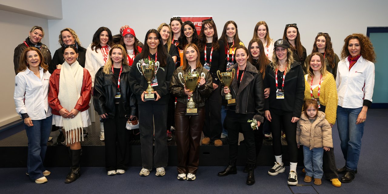 Kadın Sürücüler İstanbul Park'ta Buluştu