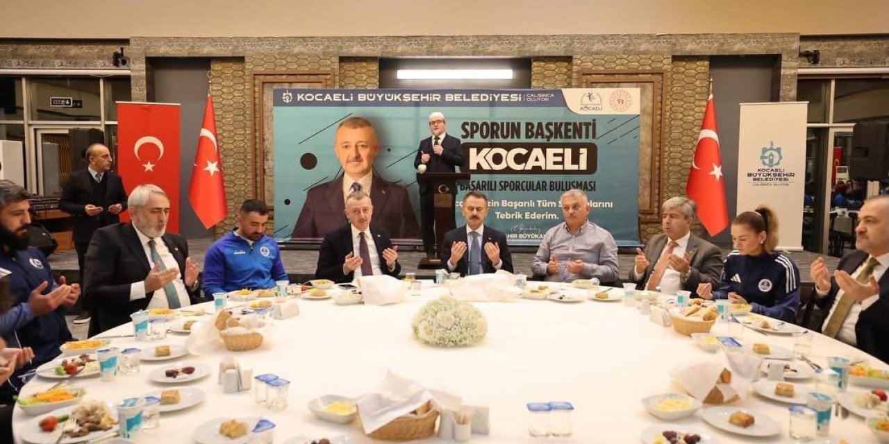 Büyükakın başarılı sporcularla iftar yaptı