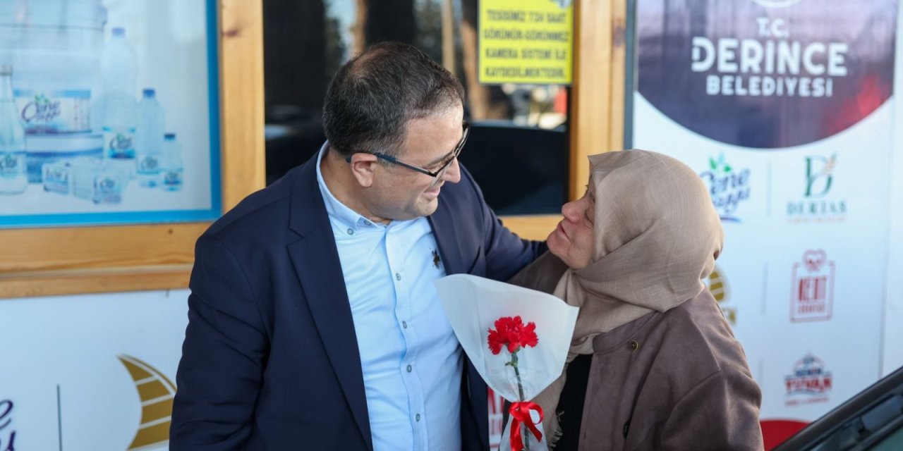 Başkan Gökçe´den Kadınlara Çiçek