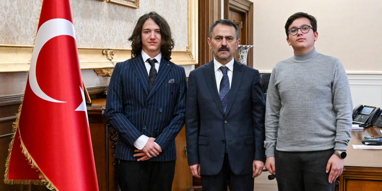 TÜBİTAK Fen Lisesi Öğrencilerinden Vali Aktaş'a Ziyaret