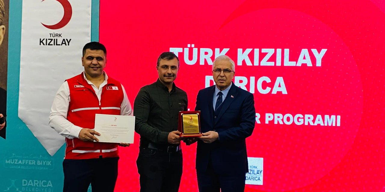 DARICA'DAN GAZZE'YE UMUT KÖPRÜSÜ:    Hayırseverlere ve Okullara Plaket Takdim Edildi