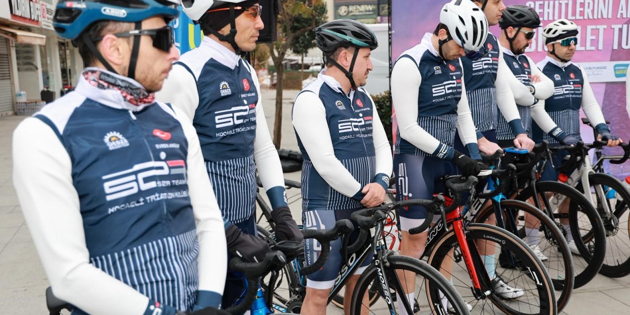 Gebze'den Çanakkale'ye pedal çevirecek bisikletliler yola çıktı