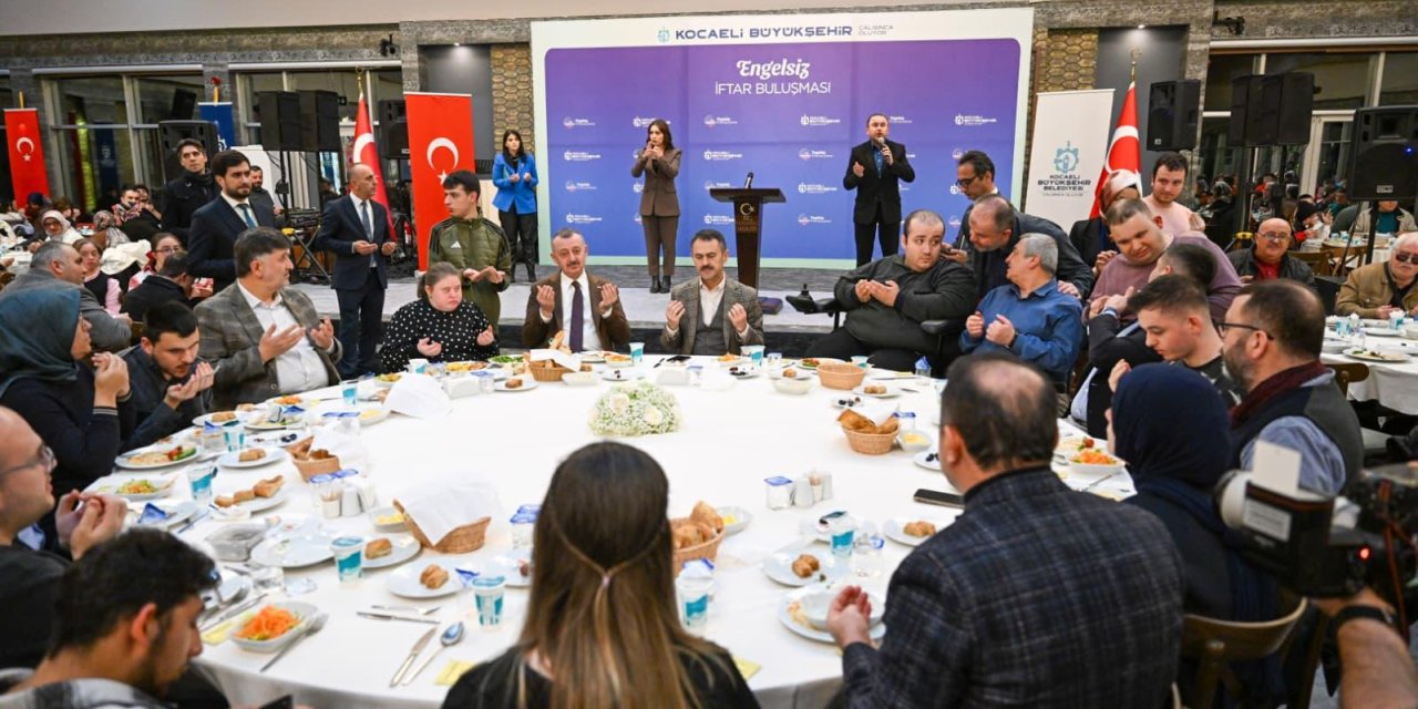 Vali Aktaş ve Başkan Büyükakın,  Engellilerler İftarda Buluştu