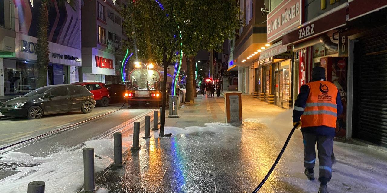 Caddelerde bayram temizliği