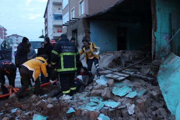 Çöken Duvarın Altında Kaldı