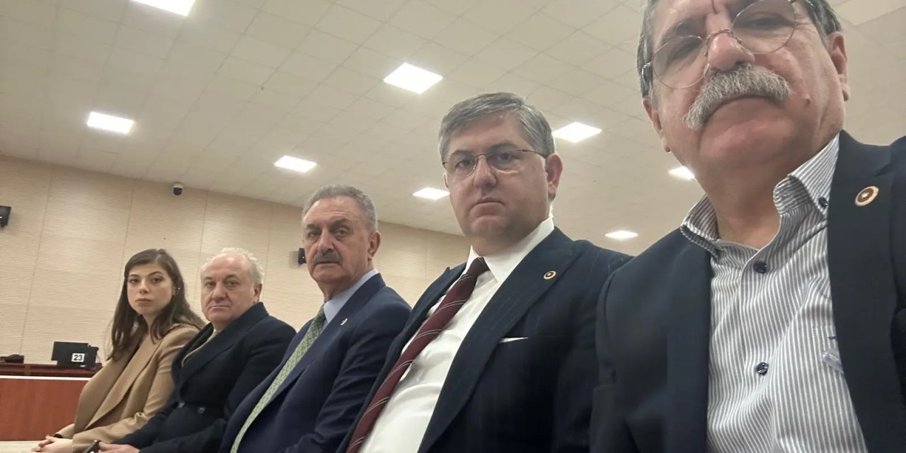 CHP duruşmaya tam kadro katıldı